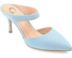 Journee Collection Maevali Pump
