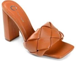 Journee Collection Maysie Pump