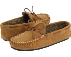 Minnetonka Casey Slipper